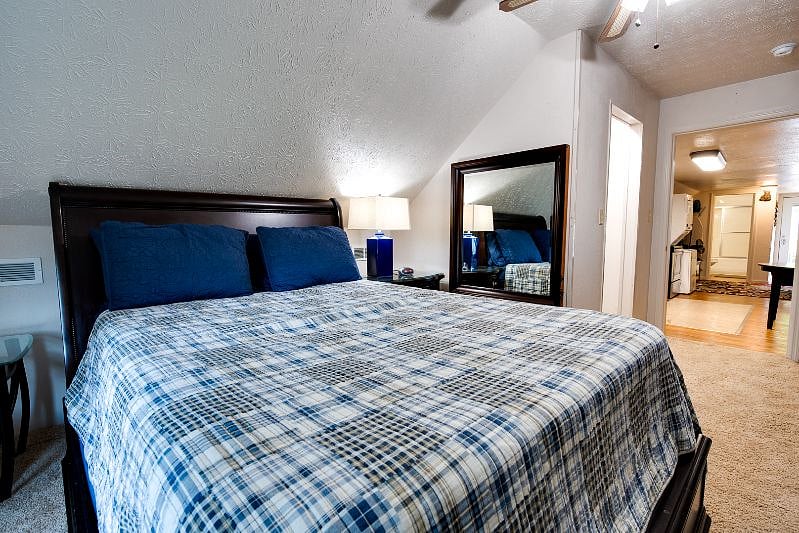 Furnished Finder property 422887_1 photo 3