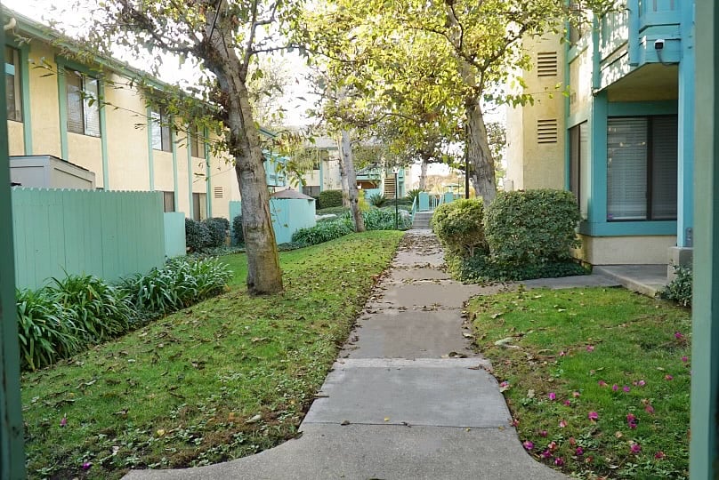 Furnished Finder property 422927_1 photo 17