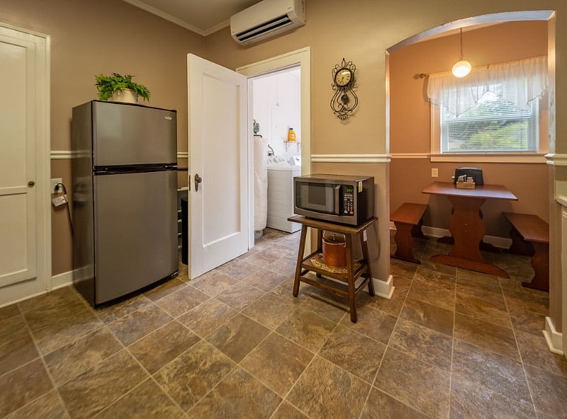 Furnished Finder property 422933_1 photo 8