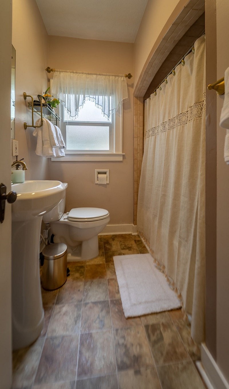 Furnished Finder property 422933_1 photo 12