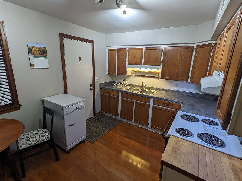 Furnished Finder property 422944_1 photo 8