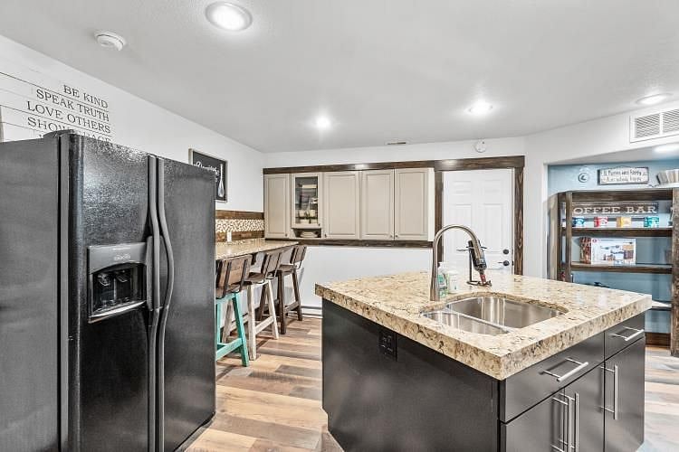 Furnished Finder property 422996_1 photo 10