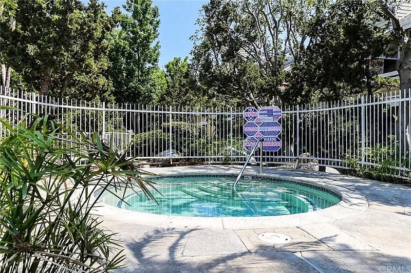 Furnished Finder property 423018_1 photo 8
