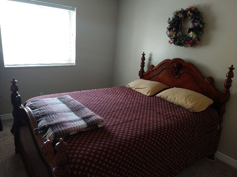 Queen bed