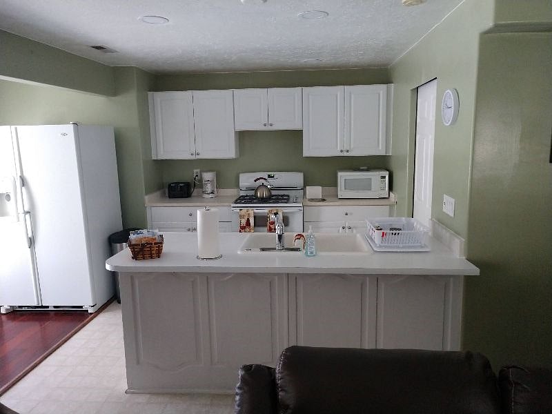 Furnished Finder property 423038_1 photo 7