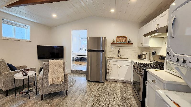 Furnished Finder property 423045_1 photo 14