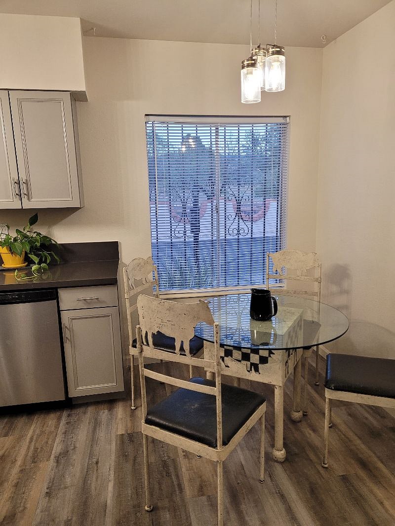 Furnished Finder property 423074_1 photo 3