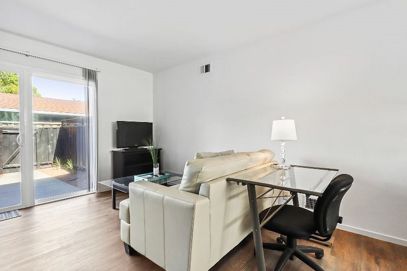 Furnished Finder property 423278_1 photo 9