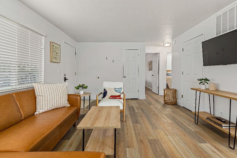 Furnished Finder property 423410_1 photo 3