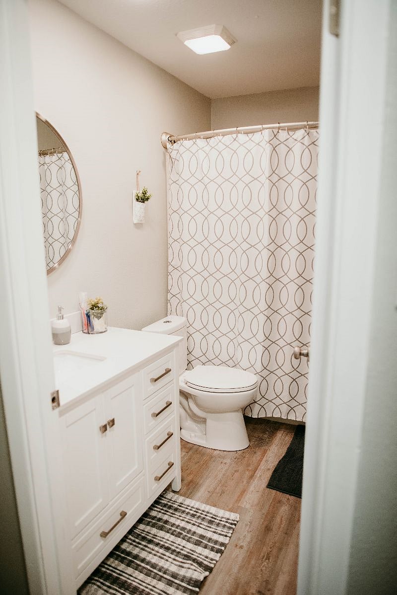 Full bathroom
