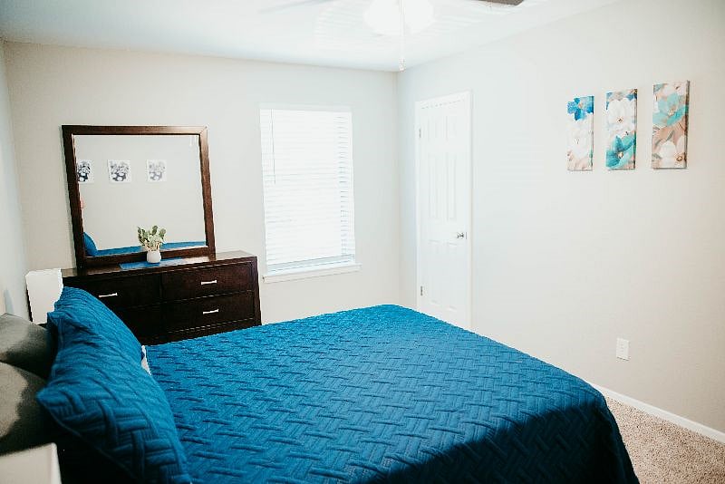 Second BR - Queen bed. Dimmable lamps with USB ports.