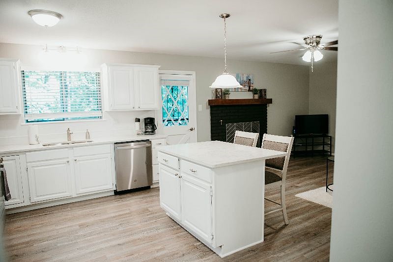 Open kitchen with breakfast bar