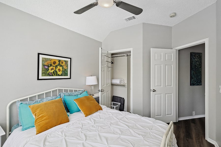 Queen Bed - Bedroom #2