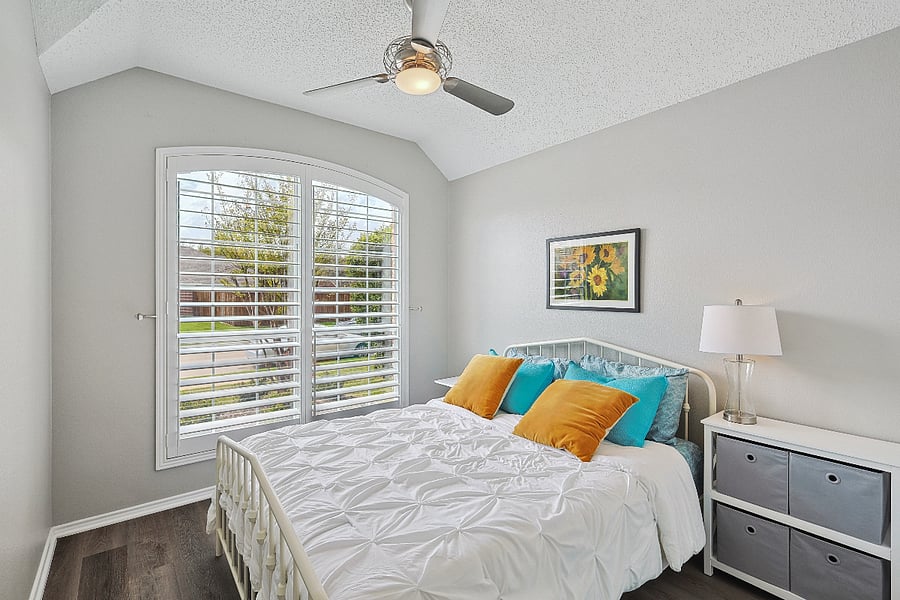 Queen Bed - Bedroom #2