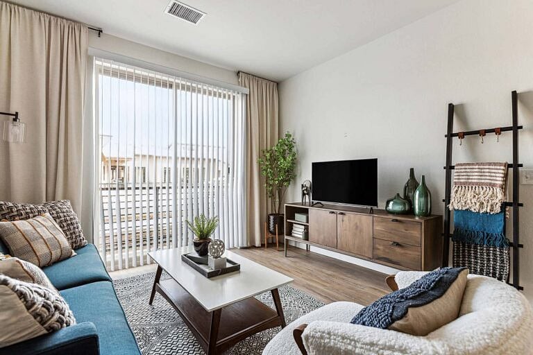 Furnished Finder property 423564_1 photo 3