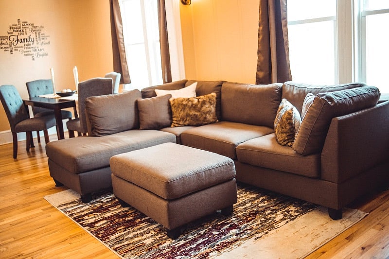 Living room/dining room for guests
