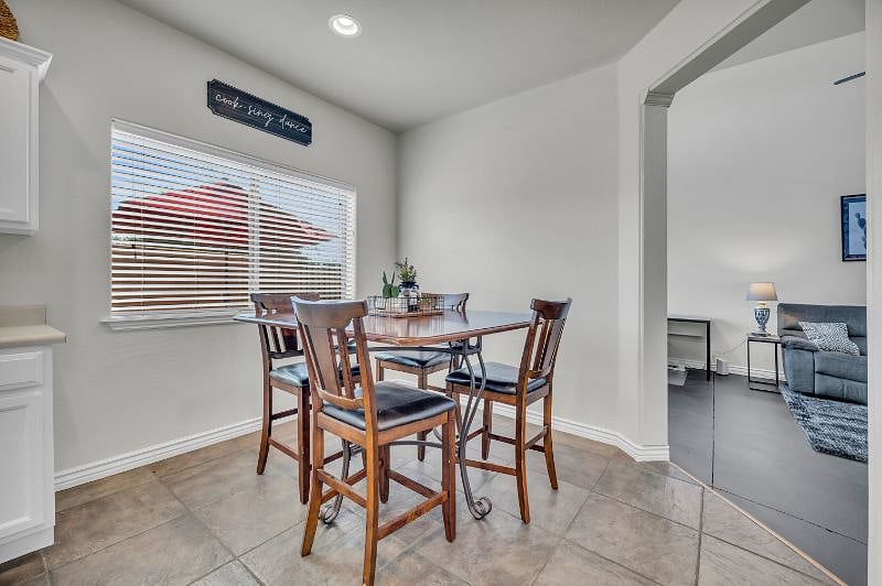 Furnished Finder property 423637_1 photo 8