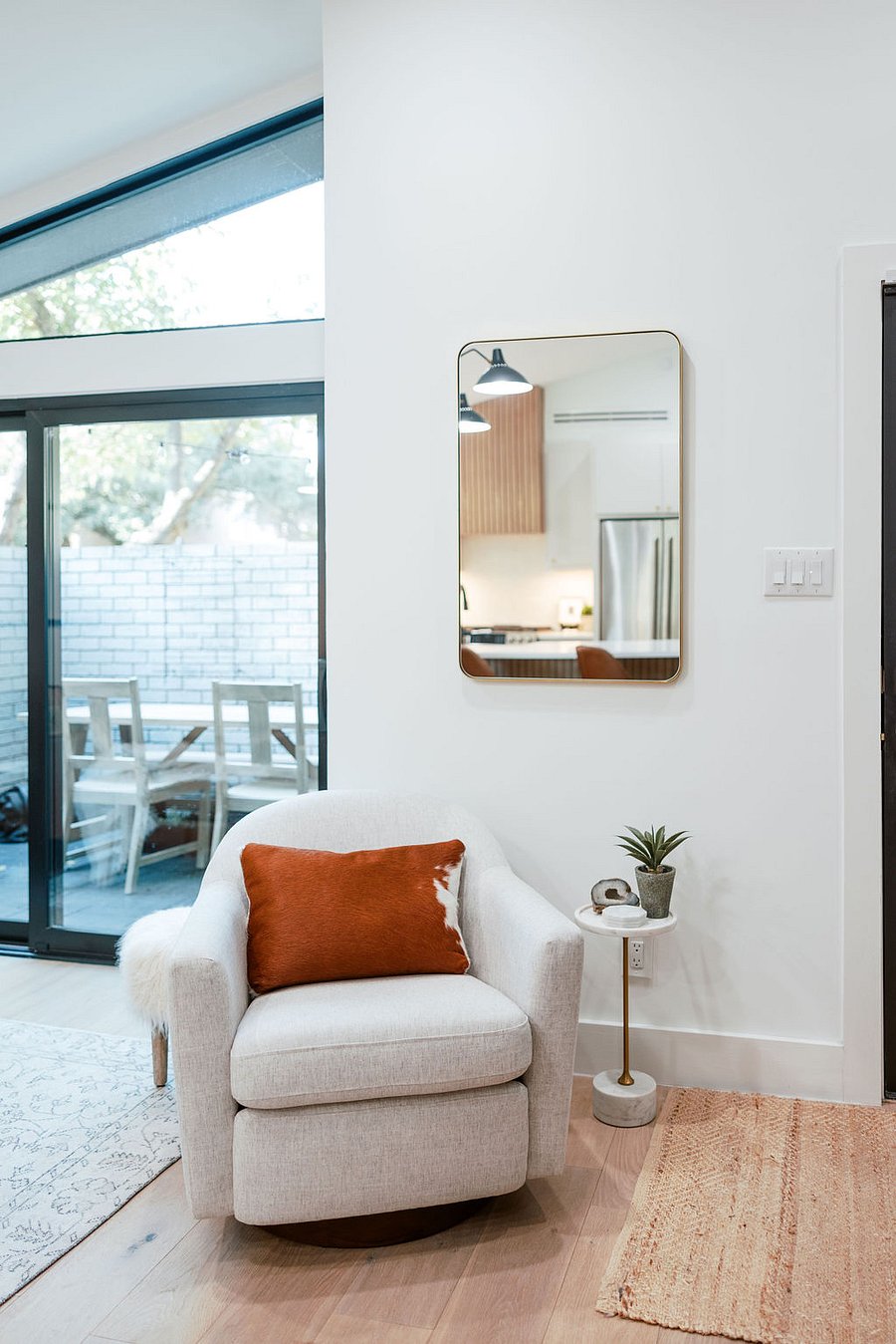 Large Slider to courtyard - Lots of natural light!
