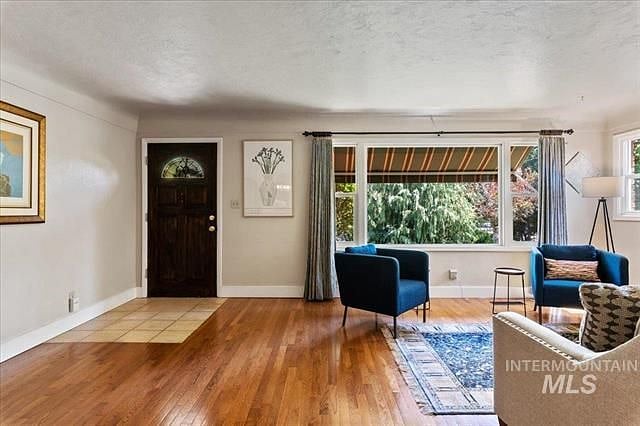 Furnished Finder property 423701_3 photo 3