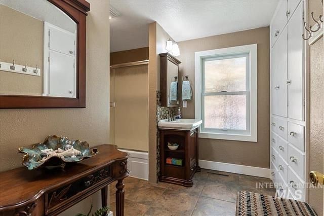 Furnished Finder property 423701_3 photo 21
