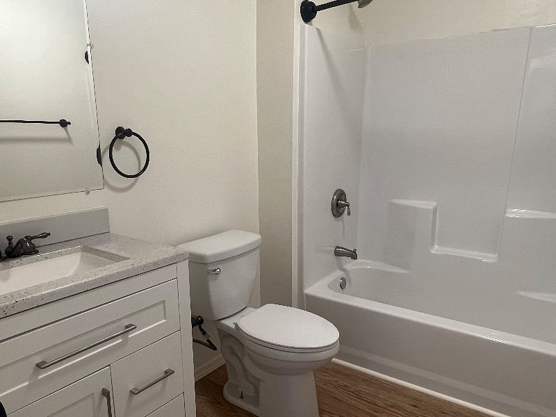 Full size bathroom