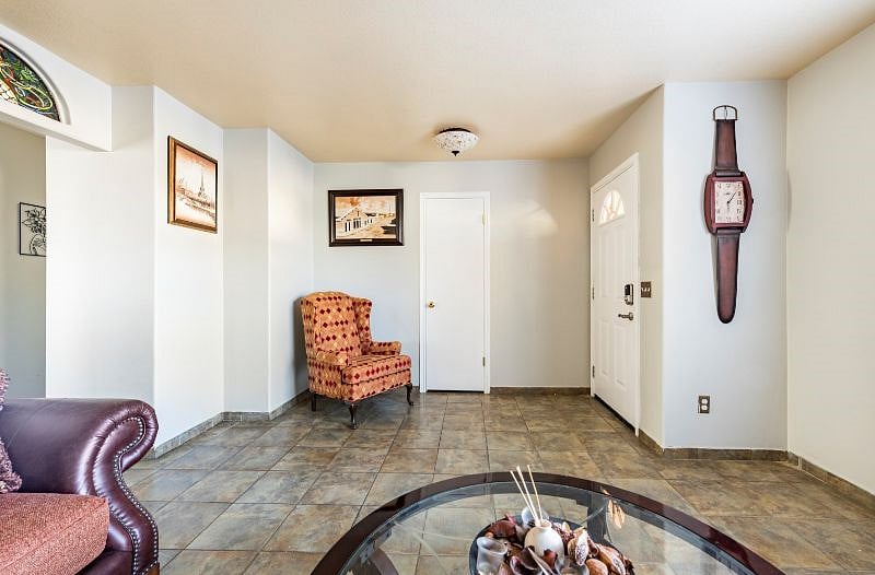 Furnished Finder property 423870_1 photo 3