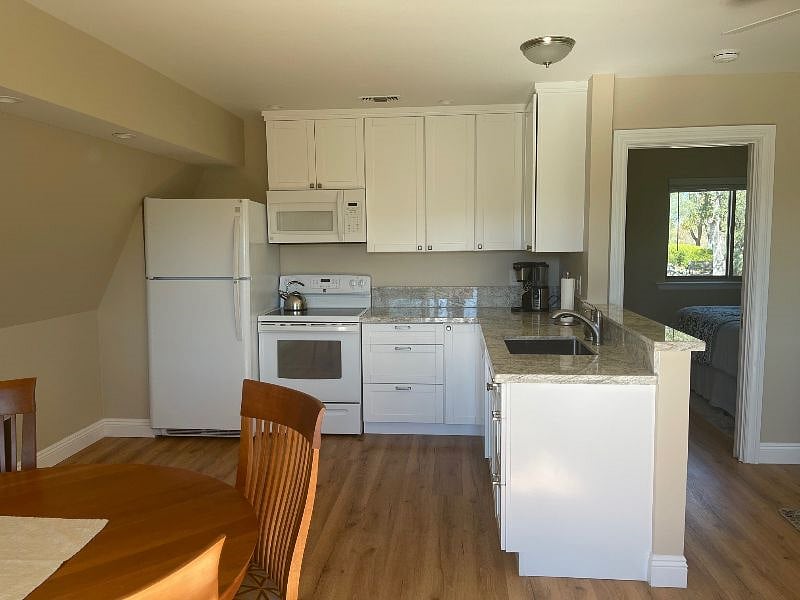 Furnished Finder property 423921_1 photo 13