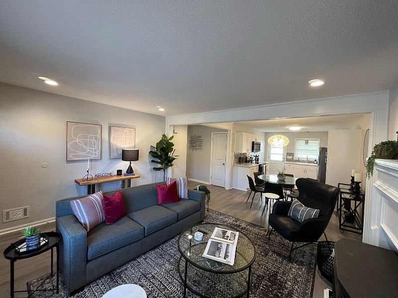 Furnished Finder property 423970_1 photo 1