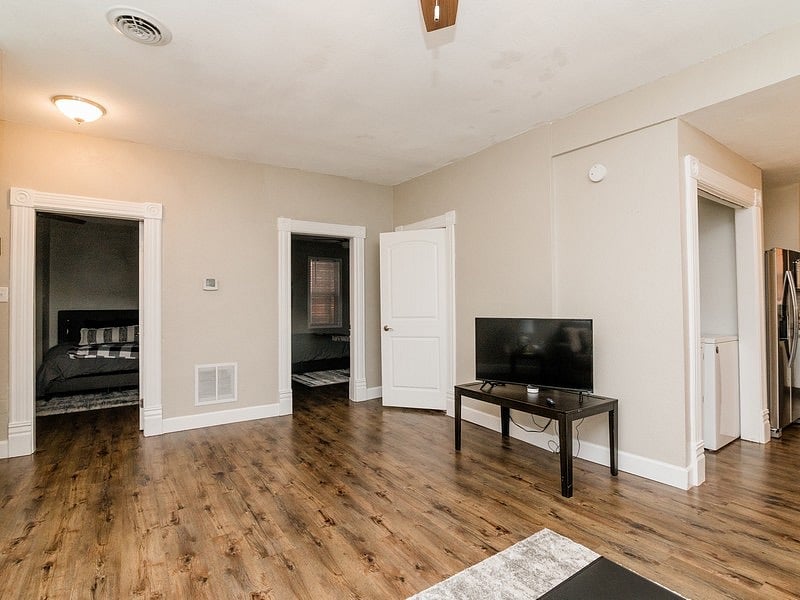 Furnished Finder property 424008_1 photo 3