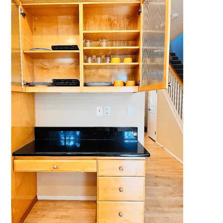 Kitchen cabinet