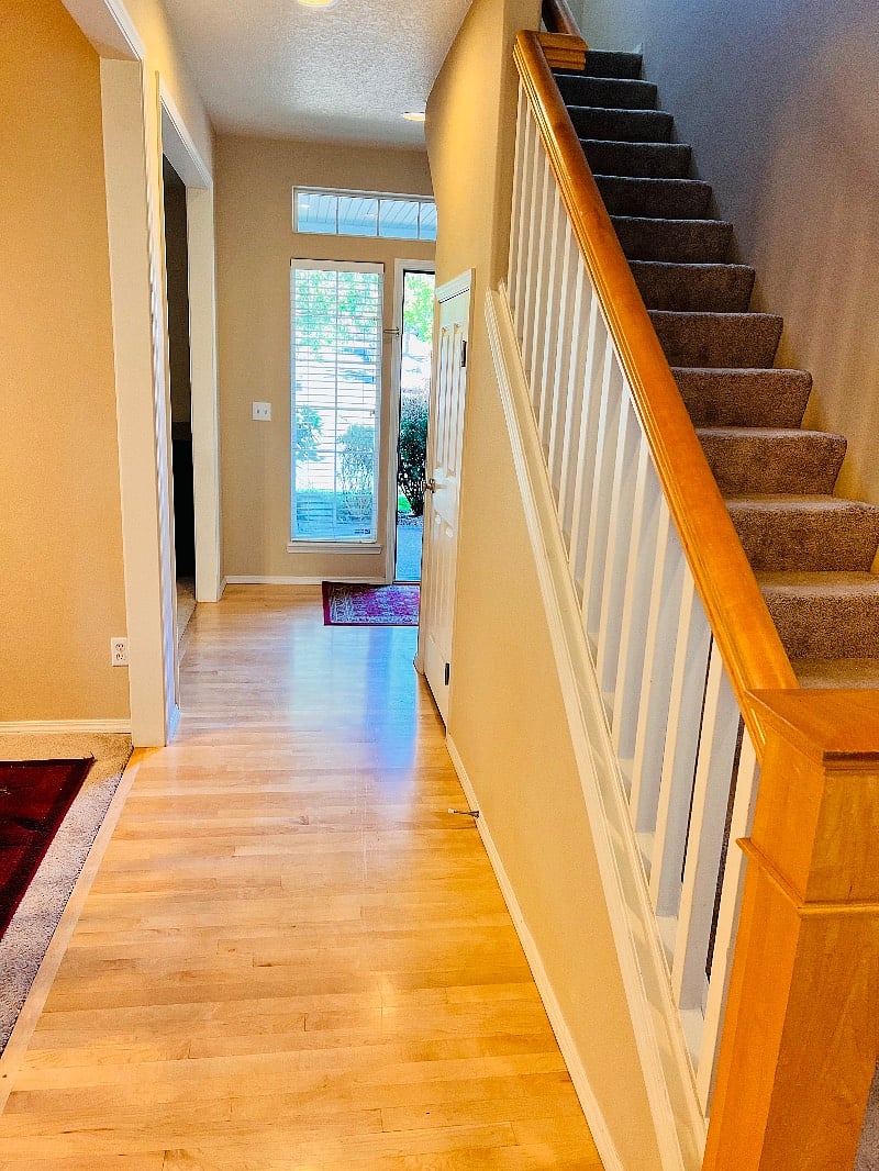 Hall way to the main door(downstairs)