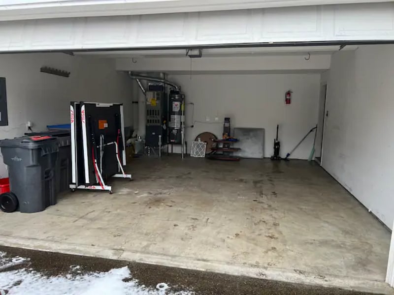 Garage with a pingpong table