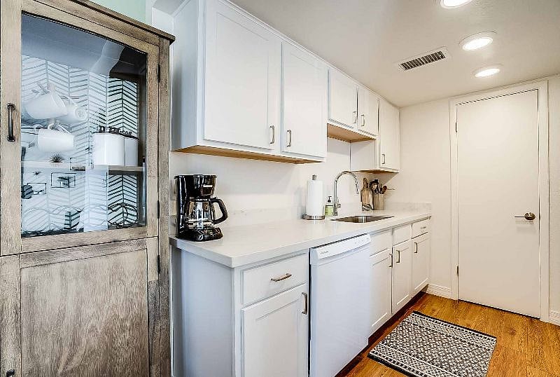 Furnished Finder property 424104_1 photo 18