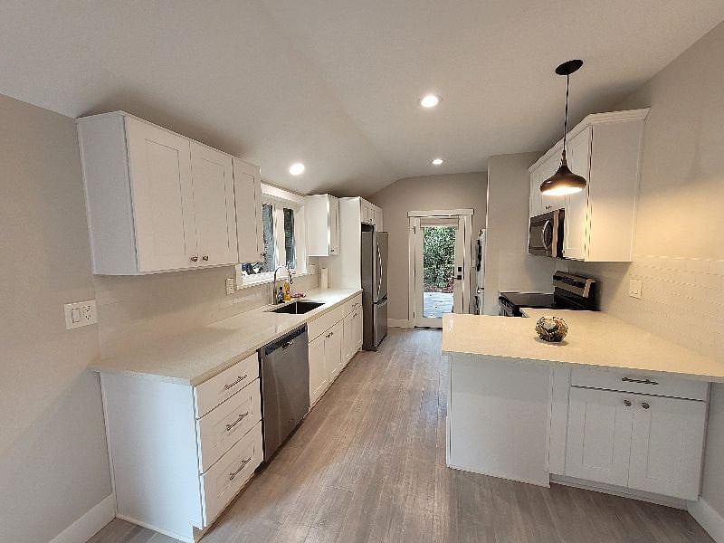 Furnished Finder property 424190_1 photo 8