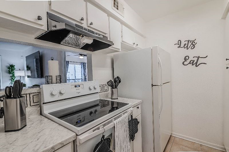 Furnished Finder property 424355_1 photo 22