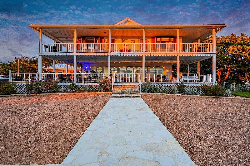 Beautiful back yard w water feature for your relaxing times