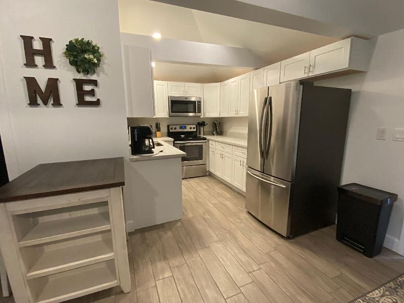 Furnished Finder property 424522_1 photo 3