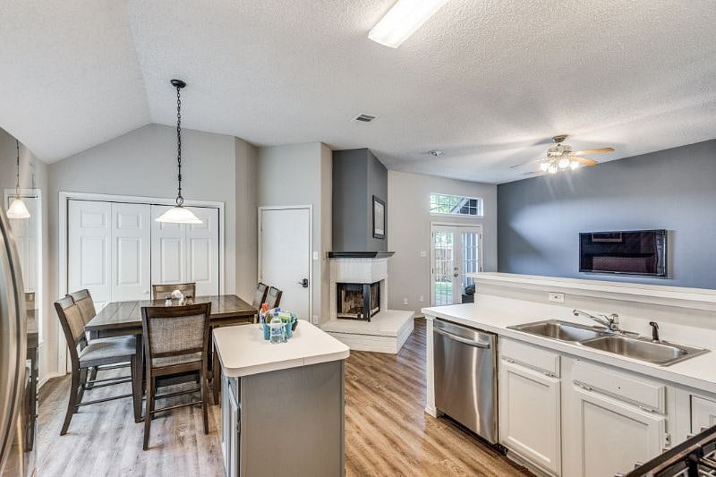Furnished Finder property 424547_1 photo 5