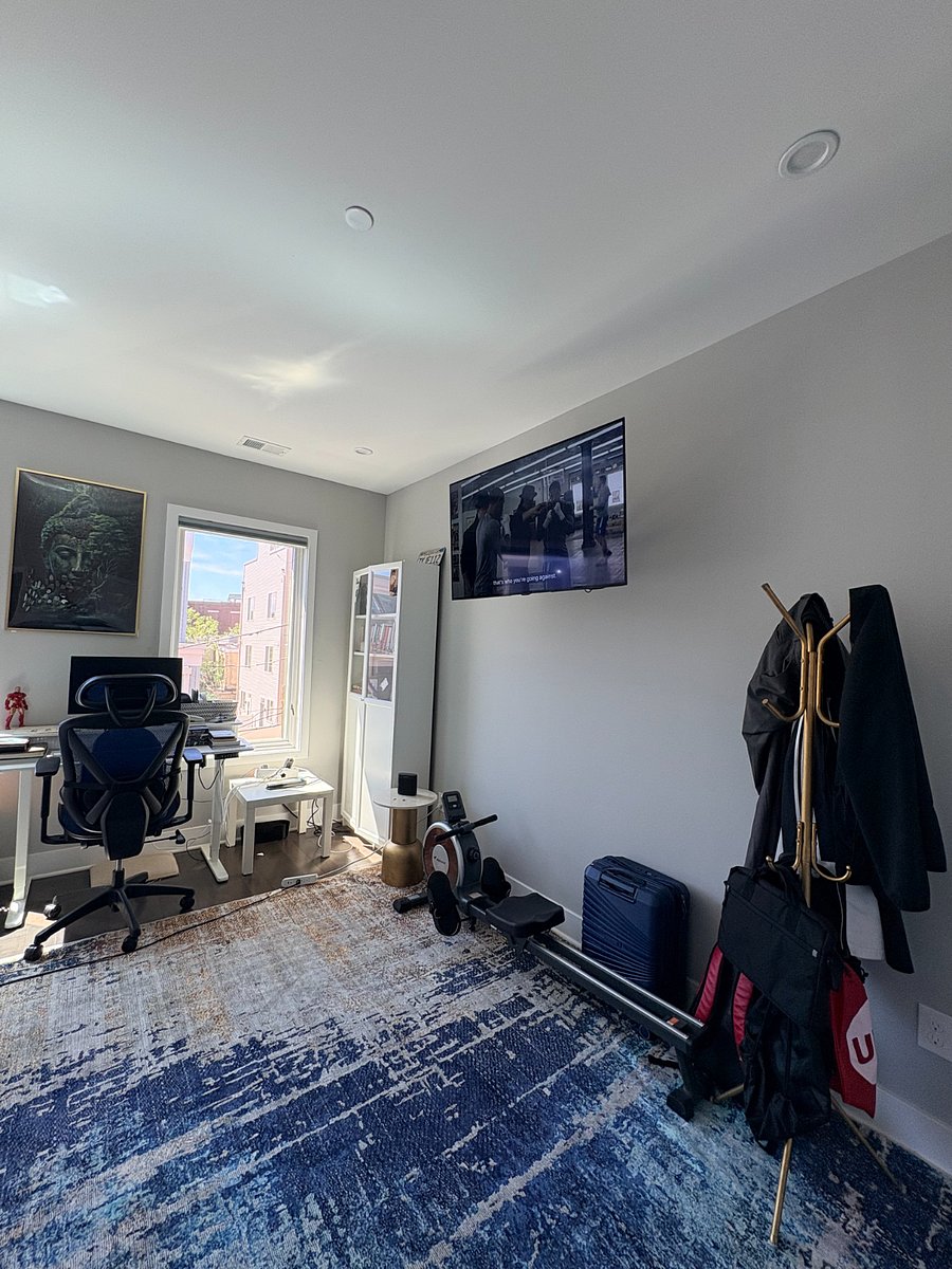 Working space, well lighted, huge
