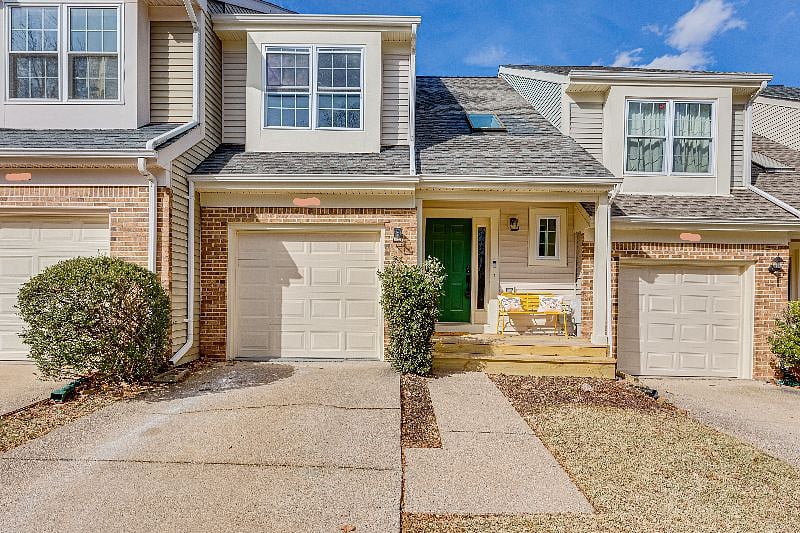 Emerson's Place! This is a beautiful villa home walking distance to Blandair Park, Biking distance to Downtown Columbia, 20 mins to Baltimore, 40 mins to DC!