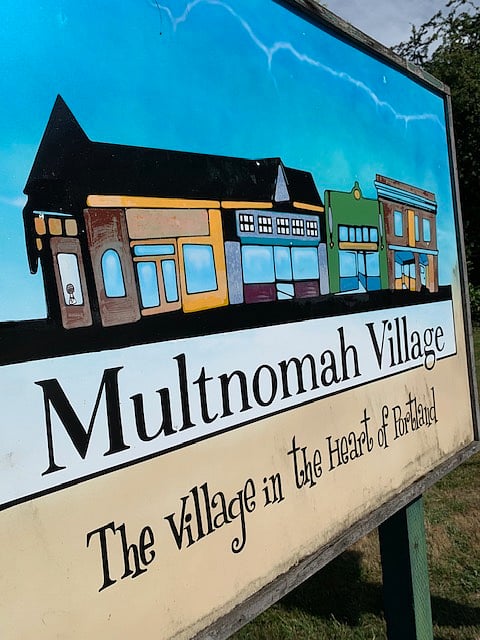Historic Multnomah Village~5 minute drive awayG
