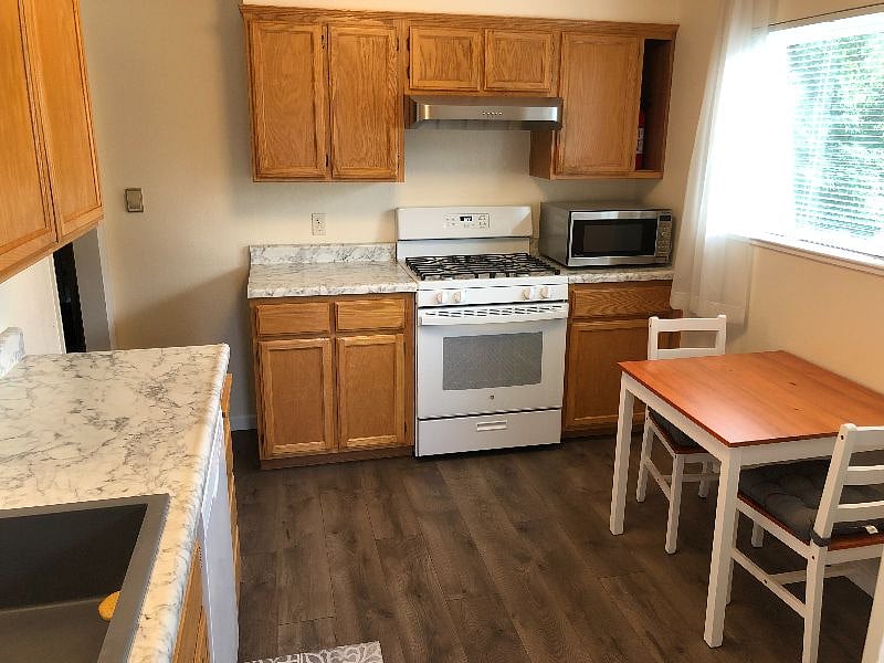 Furnished Finder property 424948_1 photo 7