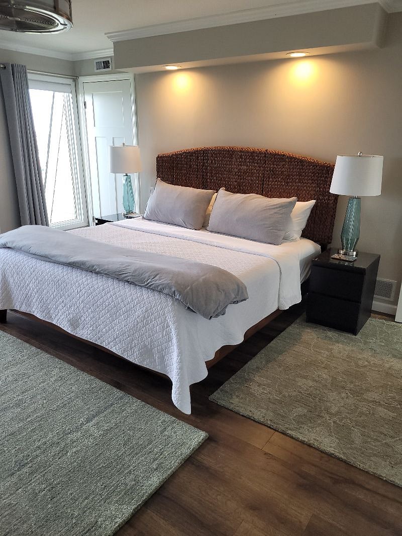 King size bed in Mstr. bedroom