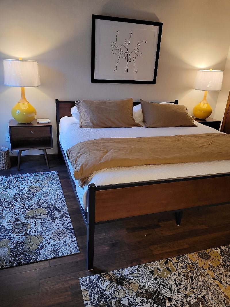 King size bed in 2nd bedroom.