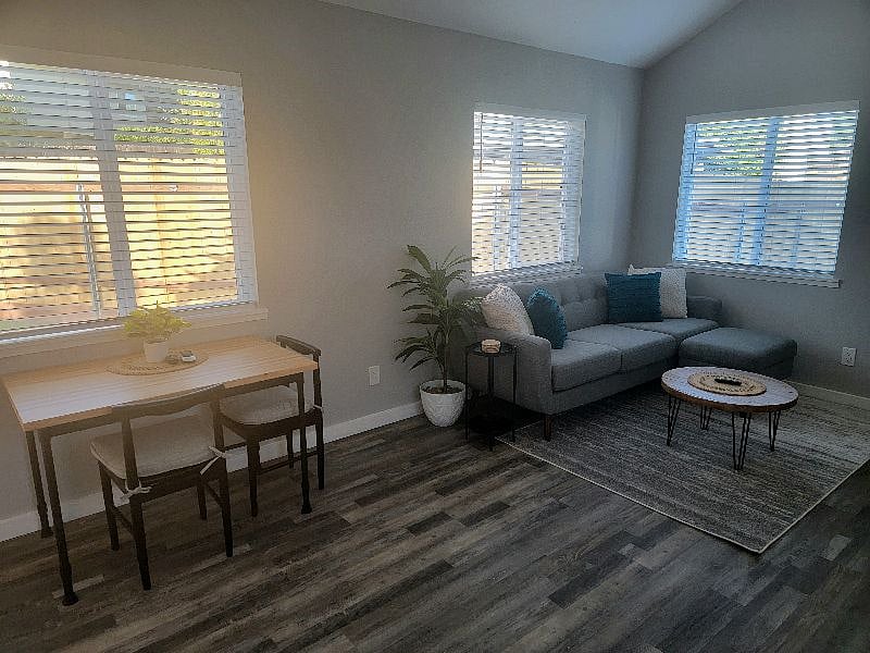 Furnished Finder property 424978_1 photo 4