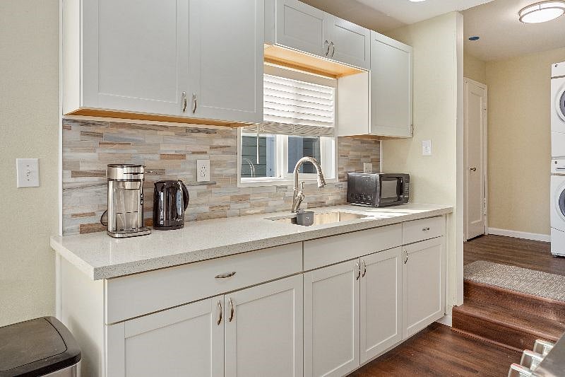 Furnished Finder property 425099_1 photo 11
