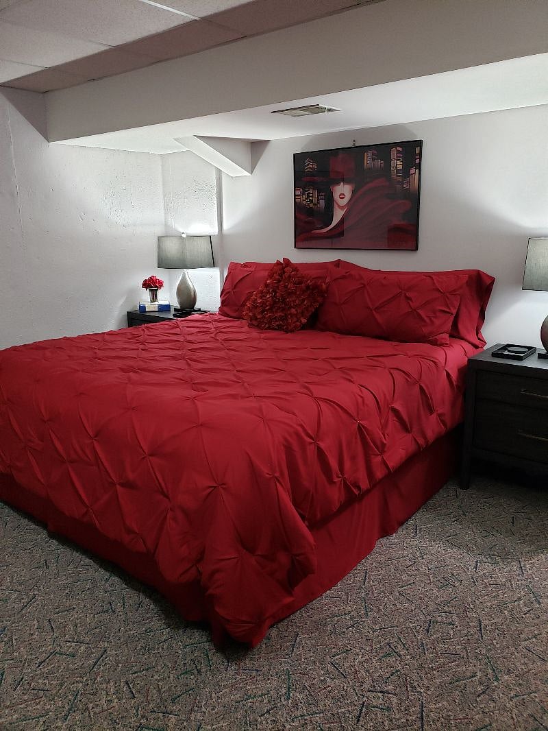 King size posturpedic bed