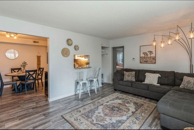 Furnished Finder property 425200_1 photo 3