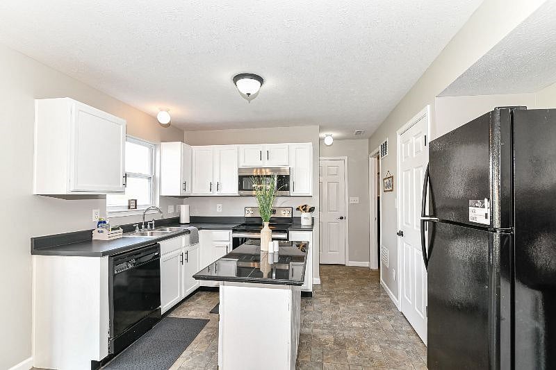 Full kitchen with all amenities