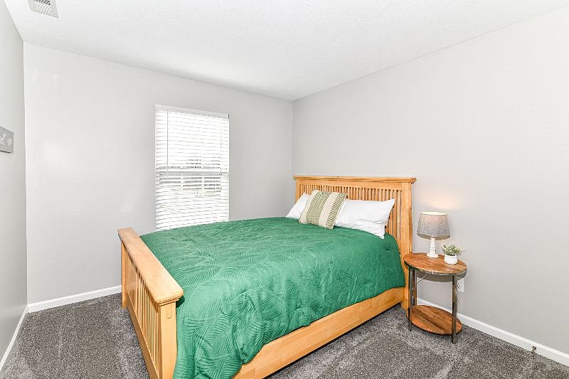 Second bedroom-Queen bed.